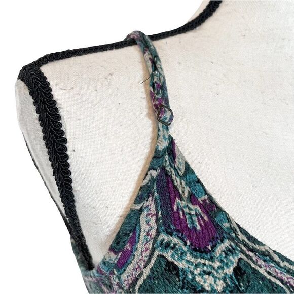 Polly & Esther Bohemian Crop Top Crochet Mandala Print - Picture 7 of 11